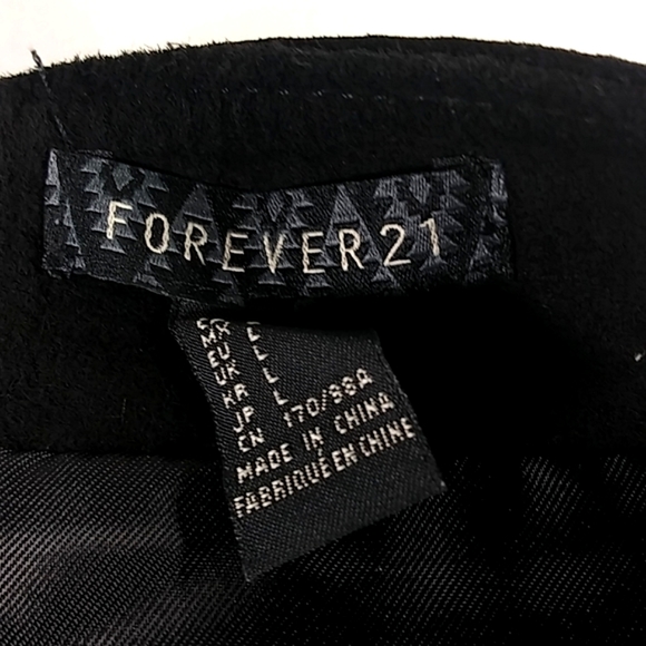 Forever 21 Blk. Suede Leather Skirt. - Picture 3 of 7